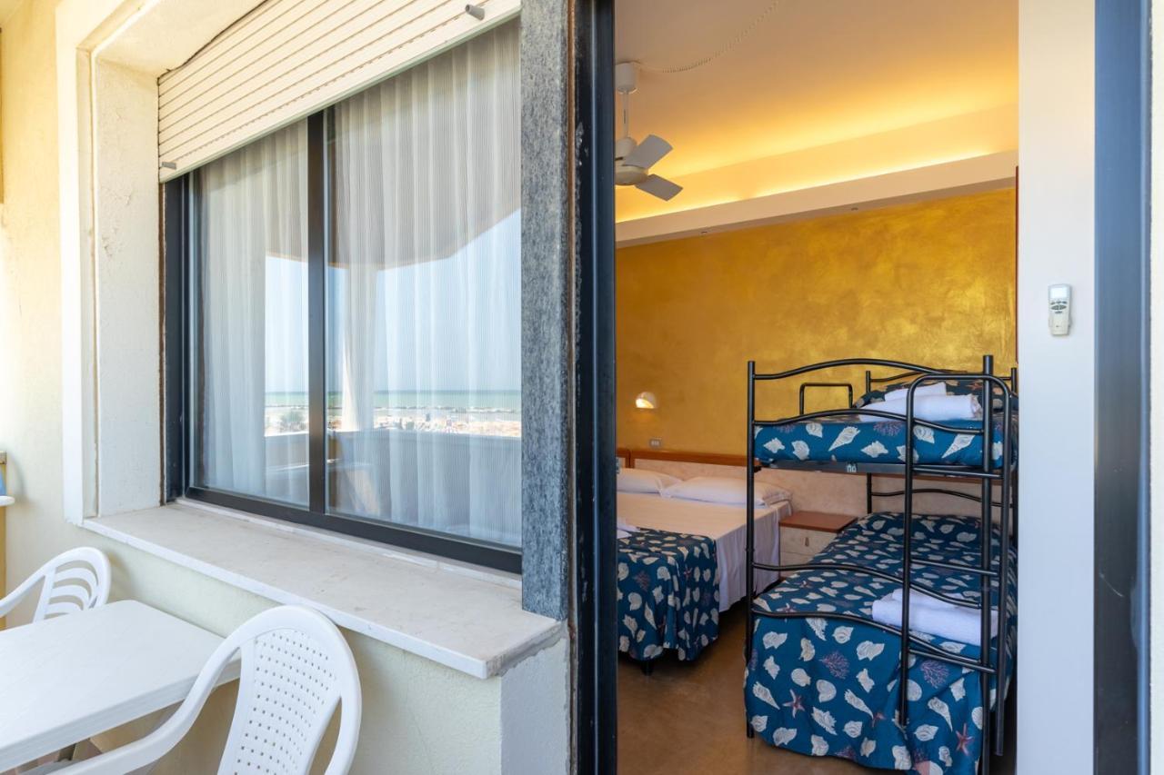 Hotel Montmartre Rimini