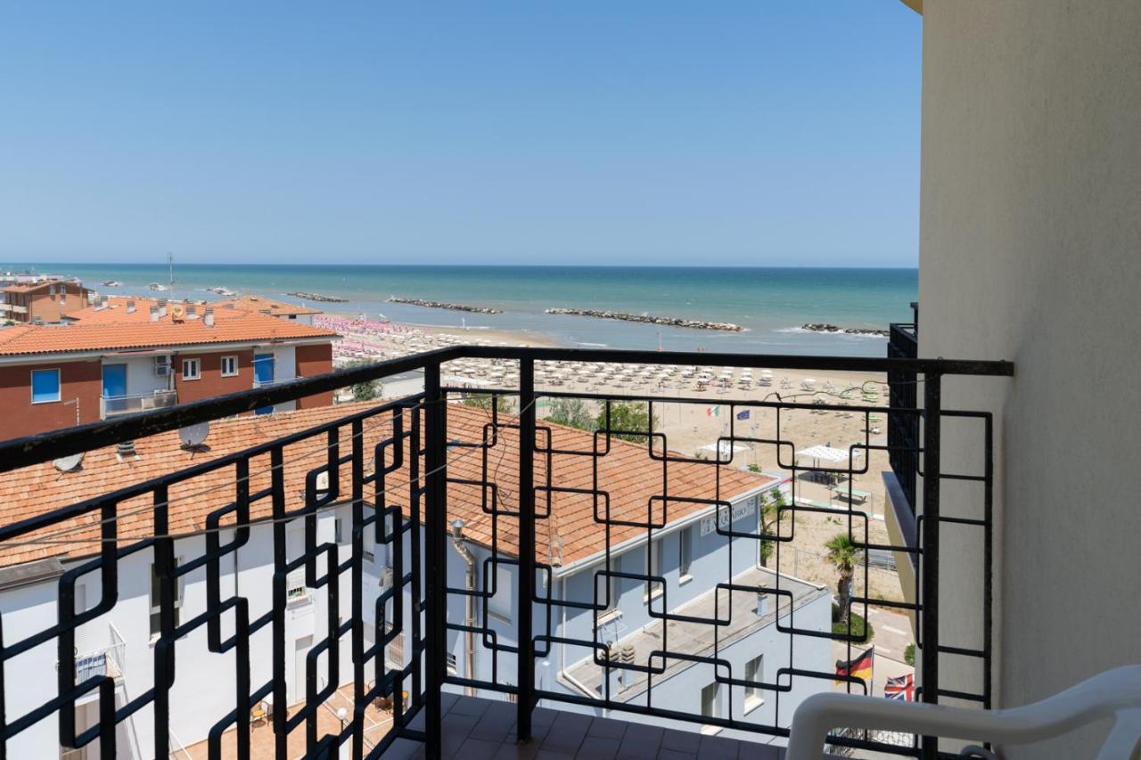 Hotel Montmartre Rimini