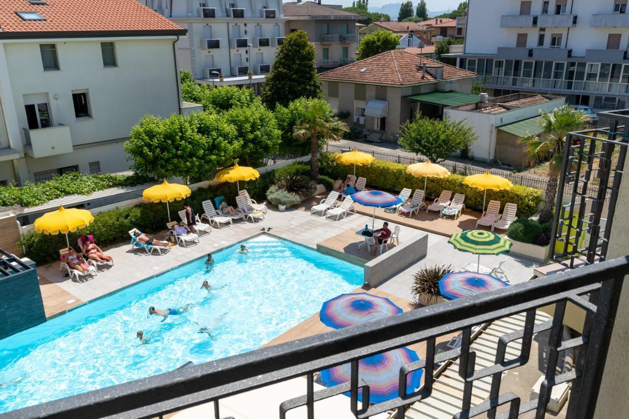 Montmartre Hotel Rímini