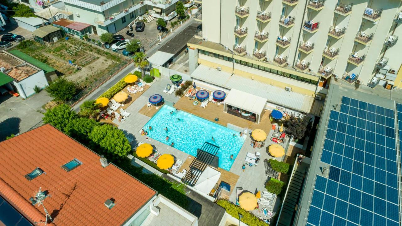 Montmartre Hotel