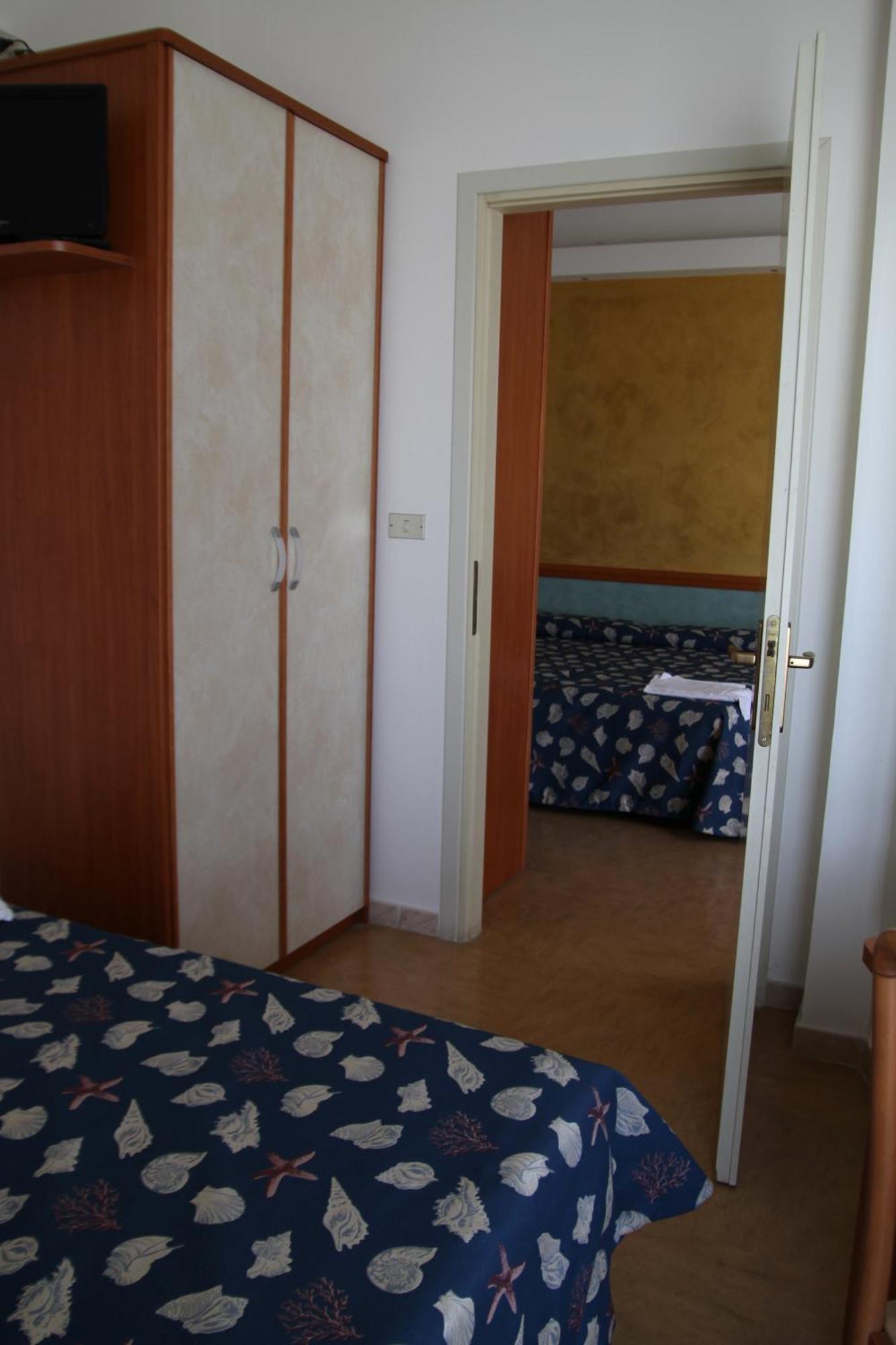 Hotel Montmartre Rimini
