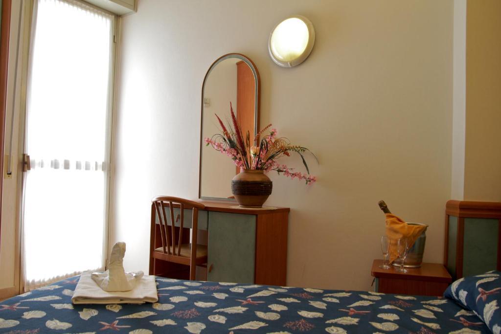 Hotel Montmartre Rimini